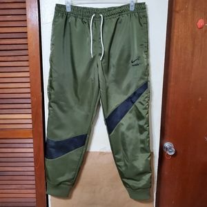 Nike big swoosh jogger pants